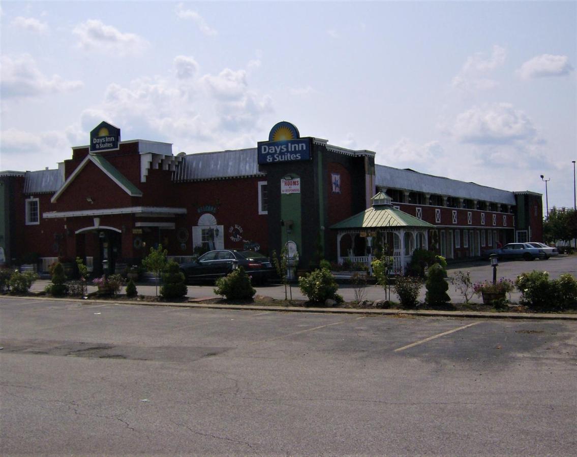 Days Inn & Suites By Wyndham Terre Haute Kültér fotó